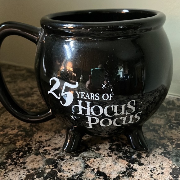 Disney Hocus Pocus Cauldron Mug - Picture 8 of 8